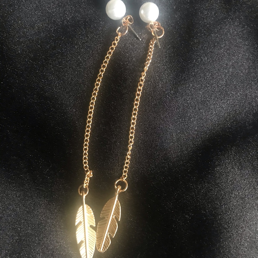 Pearlesque Dangly Earrings